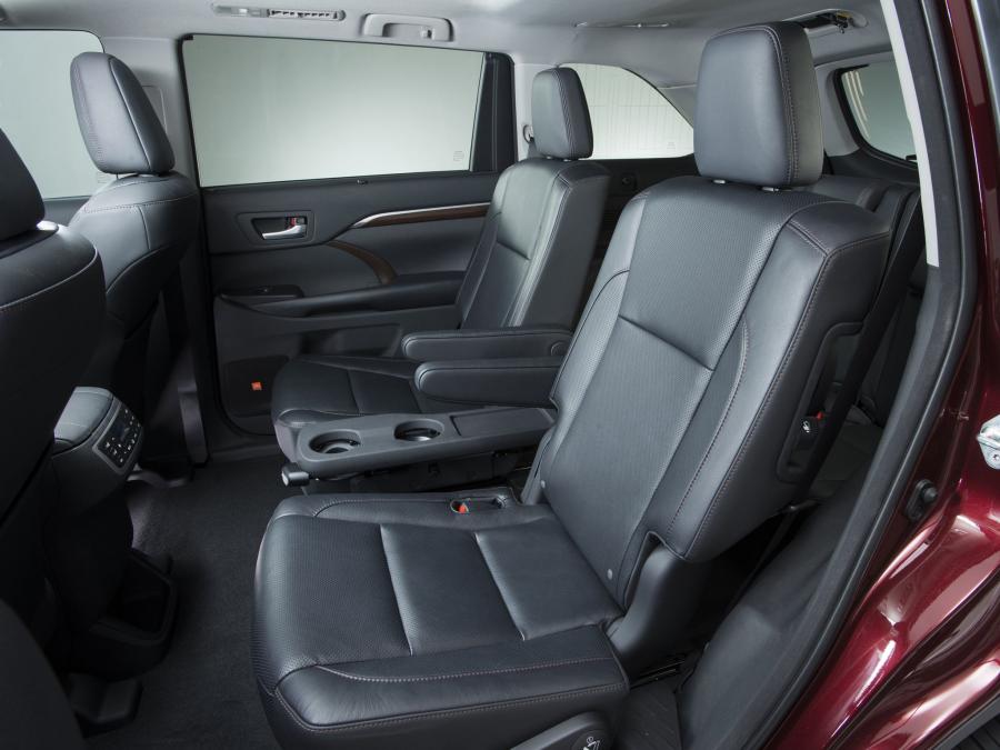 Интерьер Toyota Highlander (XU50) 2013 года  (фото 49 из 80)